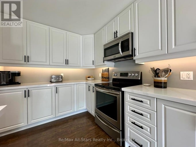 9 BRIARWOOD AVENUE, Kawartha Lakes (Lindsay), Ontario, K9V0M1