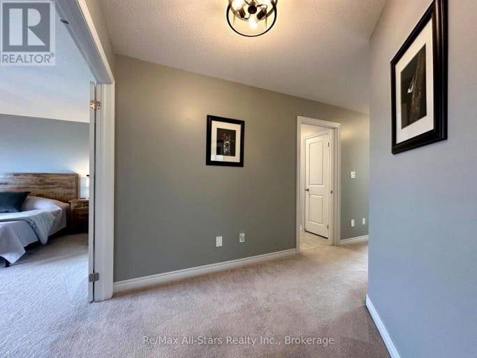 9 BRIARWOOD AVENUE, Kawartha Lakes (Lindsay), Ontario, K9V0M1