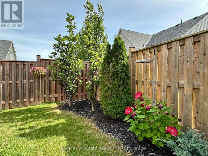 9 BRIARWOOD AVENUE, Kawartha Lakes (Lindsay), Ontario, K9V0M1