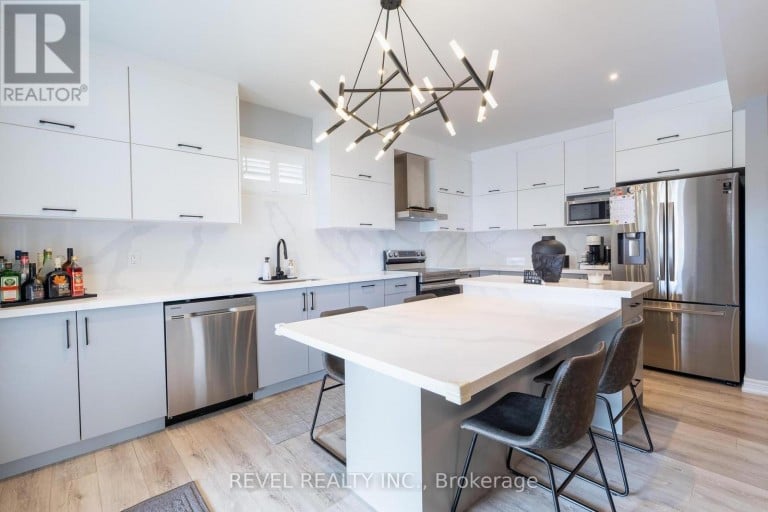 49 VICTORIA STREET E, Innisfil (Cookstown), Ontario, L0L1L0