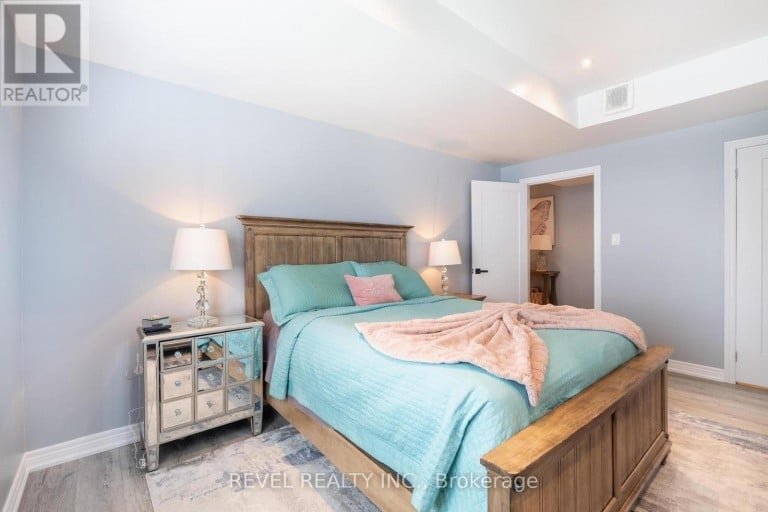 49 VICTORIA STREET E, Innisfil (Cookstown), Ontario, L0L1L0