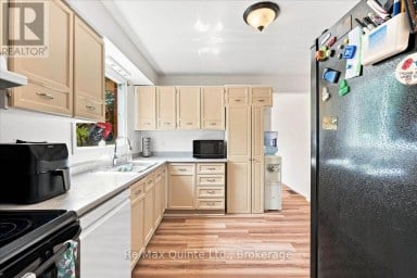 281 COLLEGE STREET W Belleville (Belleville Ward) Ontario photo 10