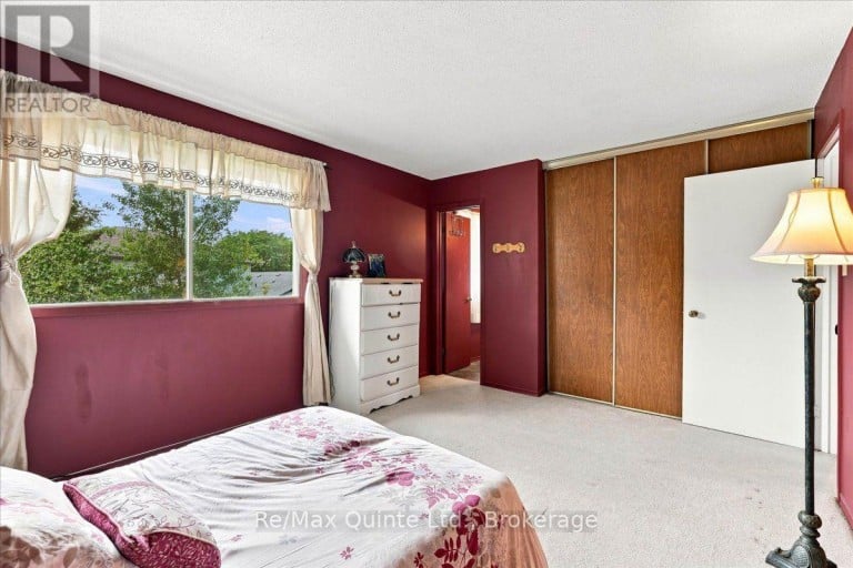 281 COLLEGE STREET W, Belleville (Belleville Ward), Ontario, K8P4Z6
