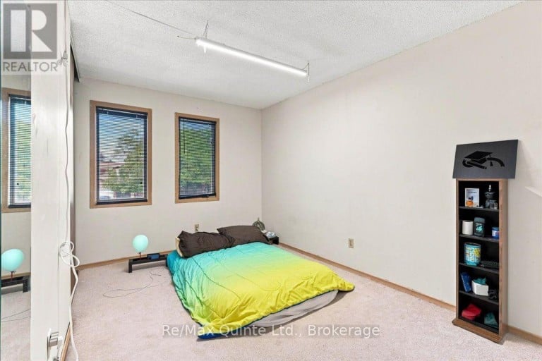 281 COLLEGE STREET W, Belleville (Belleville Ward), Ontario, K8P4Z6