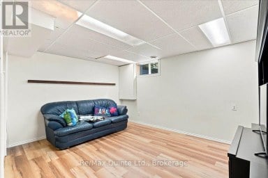 281 COLLEGE STREET W Belleville (Belleville Ward) Ontario photo 28