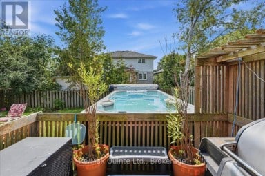 281 COLLEGE STREET W Belleville (Belleville Ward) Ontario photo 35