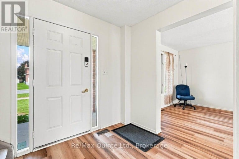 281 COLLEGE STREET W, Belleville (Belleville Ward), Ontario, K8P4Z6