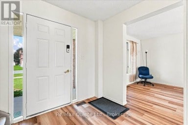 281 COLLEGE STREET W Belleville (Belleville Ward) Ontario photo 5