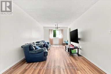 281 COLLEGE STREET W Belleville (Belleville Ward) Ontario photo 7