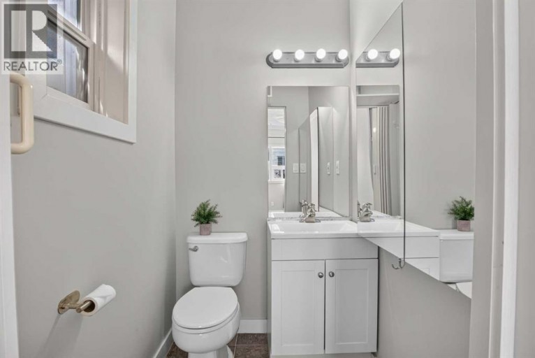 1040 19 Avenue SE, Calgary, Alberta, T2G1M2