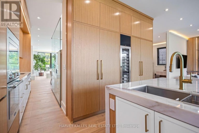 449 ELM ROAD, Toronto (Bedford Park-Nortown), Ontario, M5M3W8