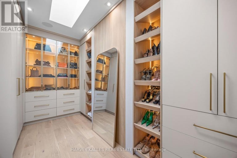 449 ELM ROAD, Toronto (Bedford Park-Nortown), Ontario, M5M3W8