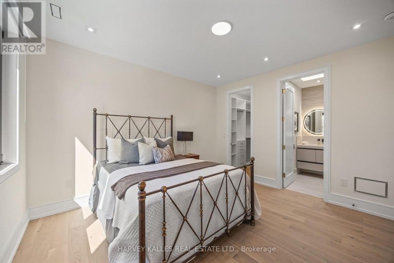 449 ELM ROAD, Toronto (Bedford Park-Nortown), Ontario, M5M3W8