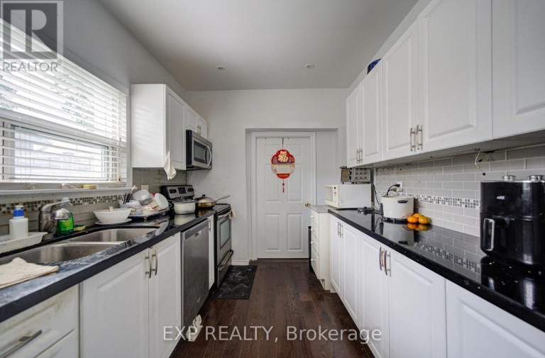 176 SEDGEMOUNT DRIVE, Toronto (Woburn), Ontario, M1H1Y2