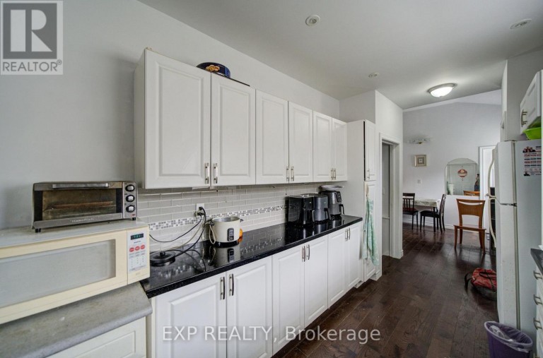 176 SEDGEMOUNT DRIVE, Toronto (Woburn), Ontario, M1H1Y2