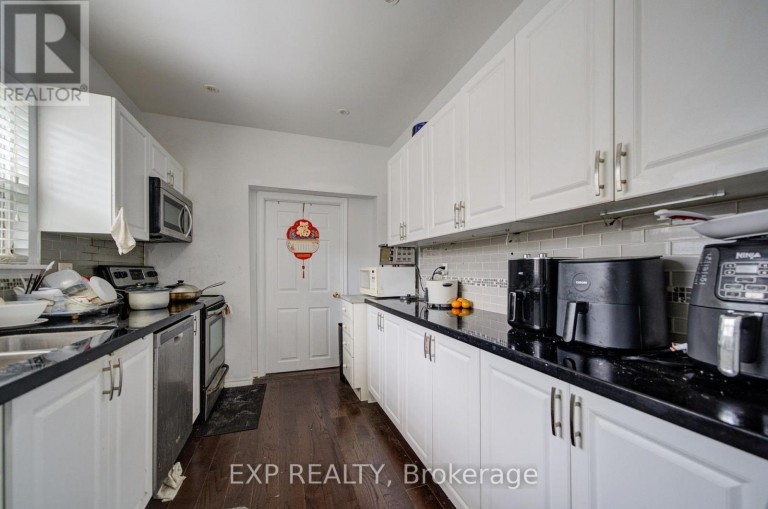176 SEDGEMOUNT DRIVE, Toronto (Woburn), Ontario, M1H1Y2