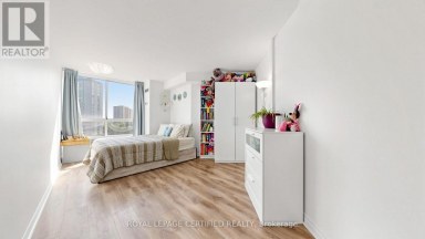802 - 3650 KANEFF CRESCENT Mississauga (Mississauga Valleys) Ontario photo 26