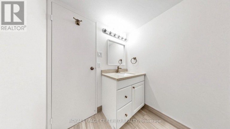 802 - 3650 KANEFF CRESCENT, Mississauga (Mississauga Valleys), Ontario, L5A4A1