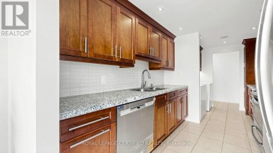 802 - 3650 KANEFF CRESCENT Mississauga (Mississauga Valleys) Ontario photo 37
