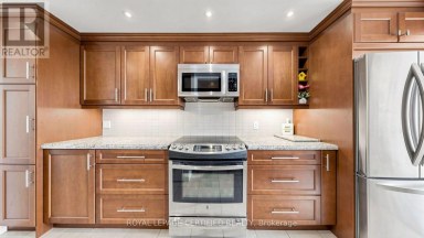 802 - 3650 KANEFF CRESCENT Mississauga (Mississauga Valleys) Ontario photo 38