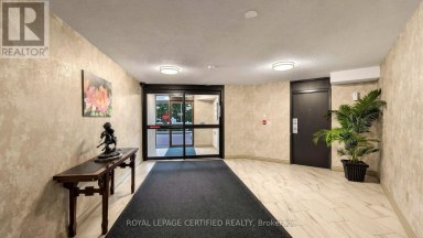 802 - 3650 KANEFF CRESCENT Mississauga (Mississauga Valleys) Ontario photo 5
