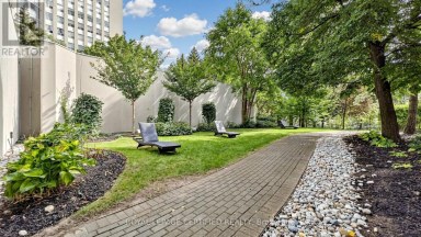 802 - 3650 KANEFF CRESCENT Mississauga (Mississauga Valleys) Ontario photo 7