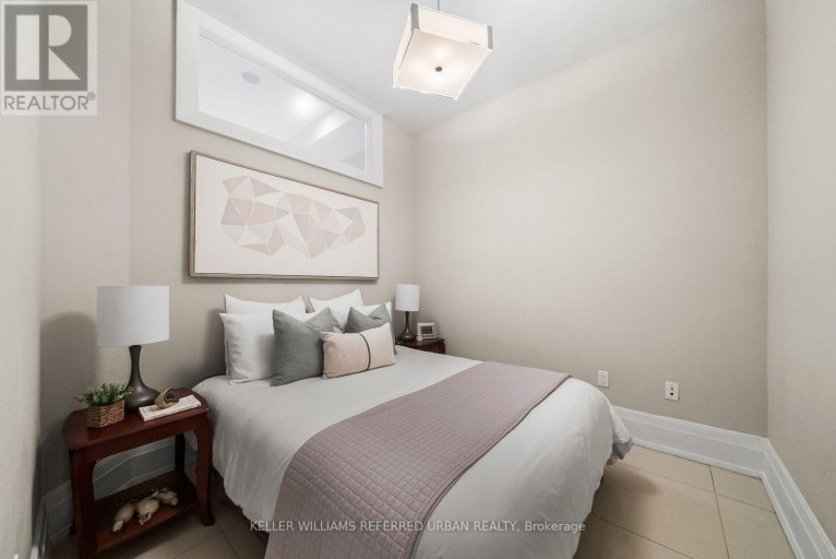 32 CRANBROOKE AVENUE, Toronto (Lawrence Park North), Ontario, M5M1M4