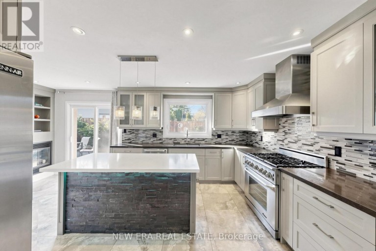 1423 BUNSDEN AVENUE, Mississauga (Sheridan), Ontario, L5H2B3