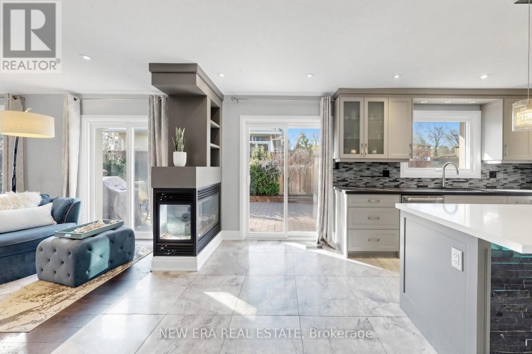 1423 BUNSDEN AVENUE, Mississauga (Sheridan), Ontario, L5H2B3