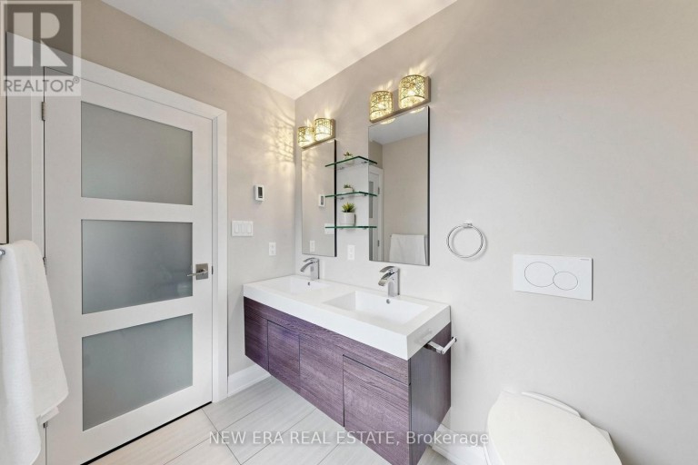 1423 BUNSDEN AVENUE, Mississauga (Sheridan), Ontario, L5H2B3