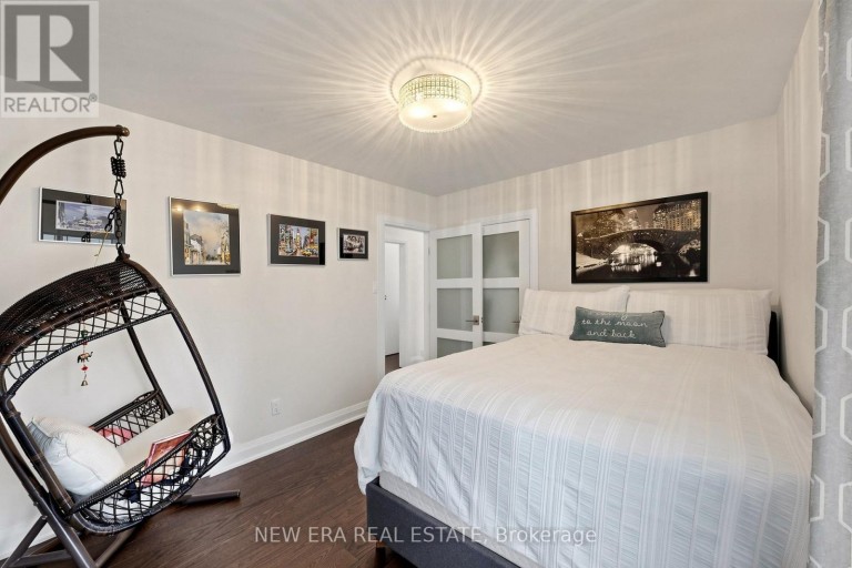 1423 BUNSDEN AVENUE, Mississauga (Sheridan), Ontario, L5H2B3