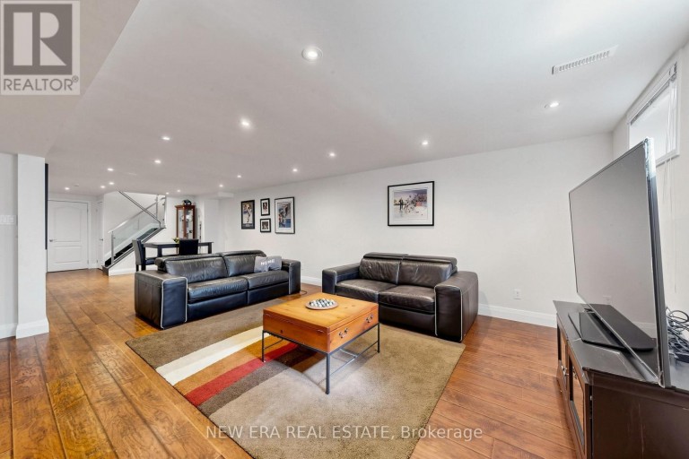 1423 BUNSDEN AVENUE, Mississauga (Sheridan), Ontario, L5H2B3