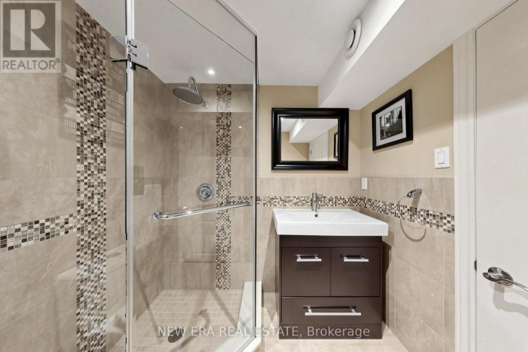 1423 BUNSDEN AVENUE, Mississauga (Sheridan), Ontario, L5H2B3