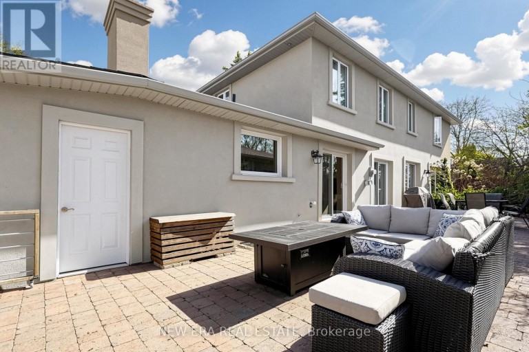 1423 BUNSDEN AVENUE, Mississauga (Sheridan), Ontario, L5H2B3