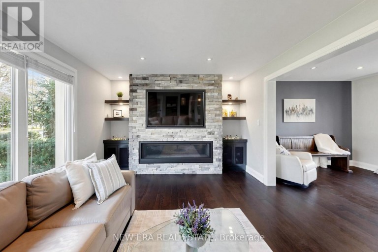 1423 BUNSDEN AVENUE, Mississauga (Sheridan), Ontario, L5H2B3