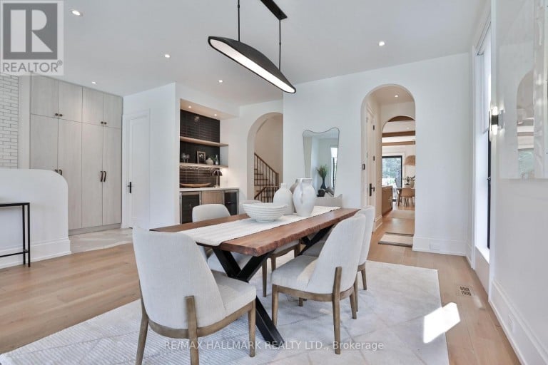 215 AVA ROAD, Toronto (Humewood-Cedarvale), Ontario, M6C1W9