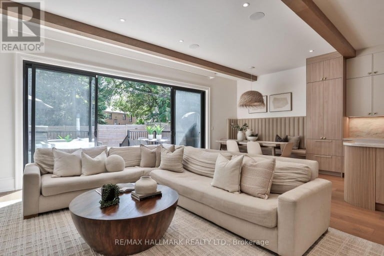 215 AVA ROAD, Toronto (Humewood-Cedarvale), Ontario, M6C1W9