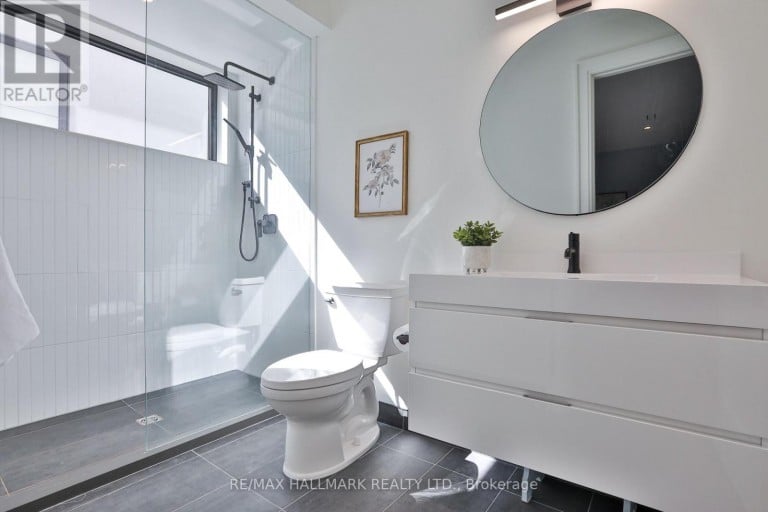 215 AVA ROAD, Toronto (Humewood-Cedarvale), Ontario, M6C1W9