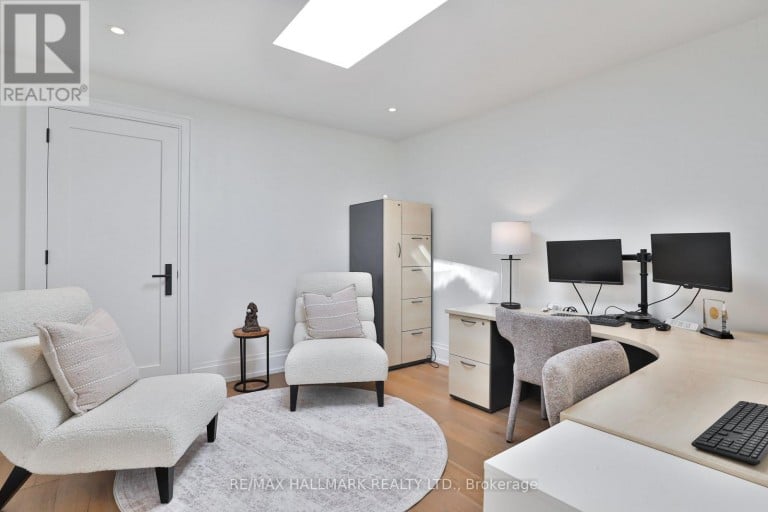 215 AVA ROAD, Toronto (Humewood-Cedarvale), Ontario, M6C1W9