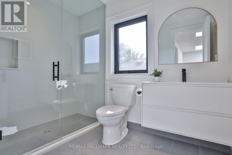 215 AVA ROAD, Toronto (Humewood-Cedarvale), Ontario, M6C1W9