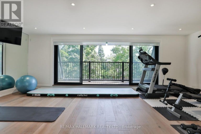 215 AVA ROAD, Toronto (Humewood-Cedarvale), Ontario, M6C1W9