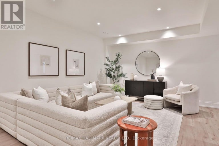 215 AVA ROAD, Toronto (Humewood-Cedarvale), Ontario, M6C1W9