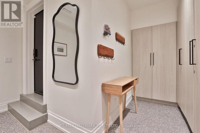 215 AVA ROAD, Toronto (Humewood-Cedarvale), Ontario, M6C1W9