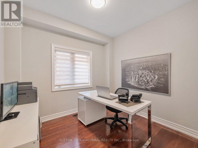 16 CRAIGVALE STREET, Vaughan (Patterson), Ontario, L6A0M3