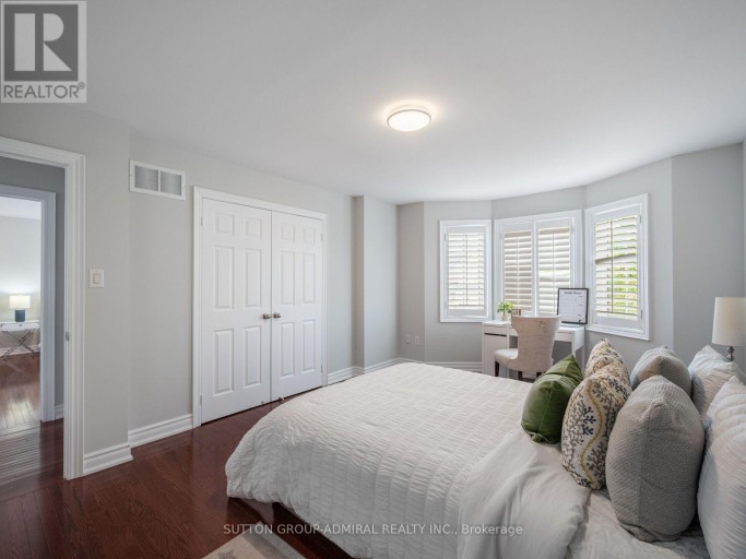 16 CRAIGVALE STREET, Vaughan (Patterson), Ontario, L6A0M3