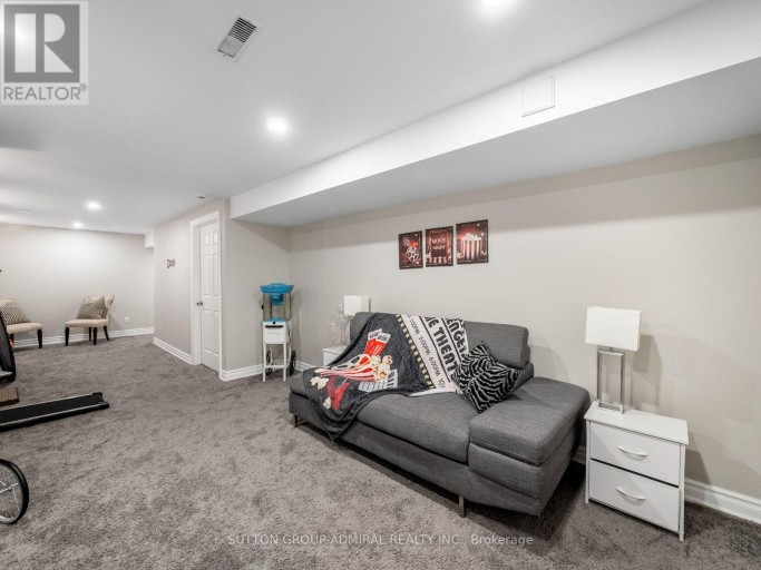 16 CRAIGVALE STREET, Vaughan (Patterson), Ontario, L6A0M3