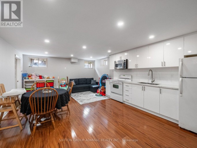 16 CRAIGVALE STREET, Vaughan (Patterson), Ontario, L6A0M3