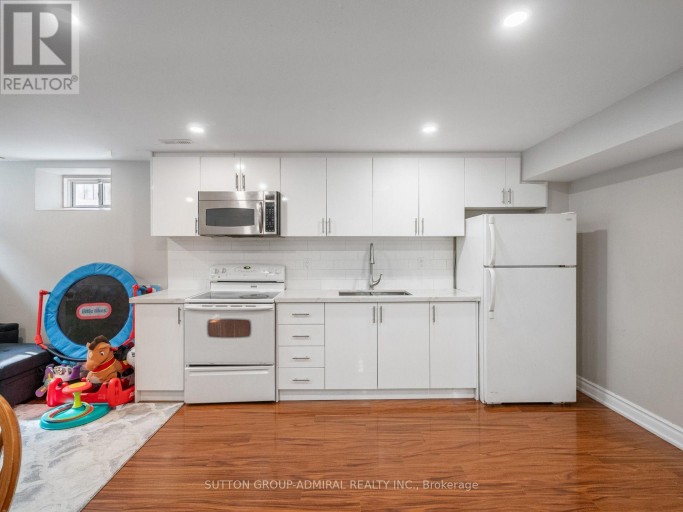 16 CRAIGVALE STREET, Vaughan (Patterson), Ontario, L6A0M3