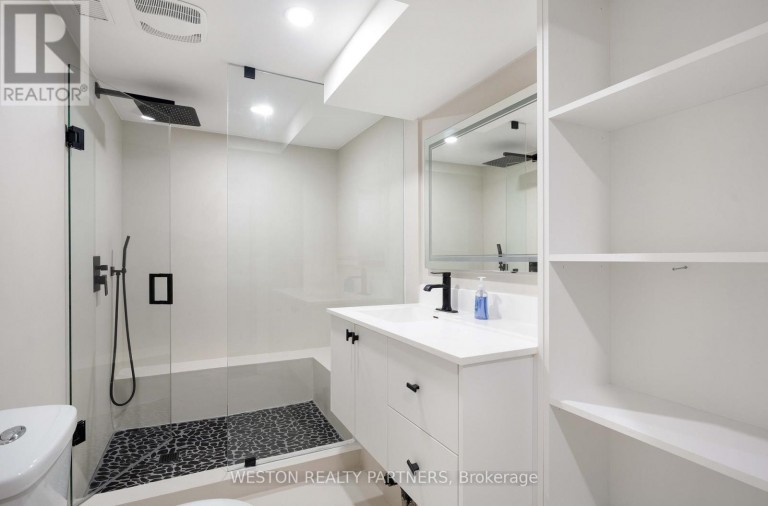 19 MATTICE ROAD, Toronto (Islington-City Centre West), Ontario, M9A1E1