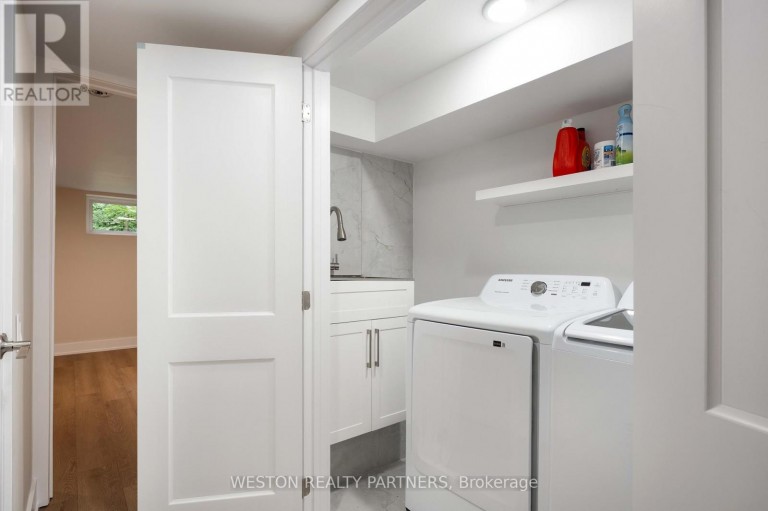 19 MATTICE ROAD, Toronto (Islington-City Centre West), Ontario, M9A1E1